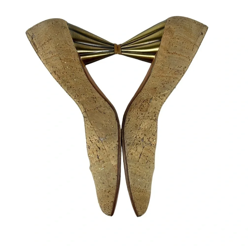 STUART WEITZMAN VINTAGE CORK V CLEAVAGE LEATHER SOLE SCULPTURAL HEEL PUMP HEELS
